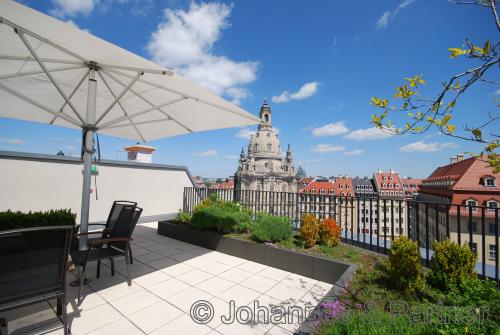 herrlicher Blick von der Dachterrasse auf die Frauenkirche