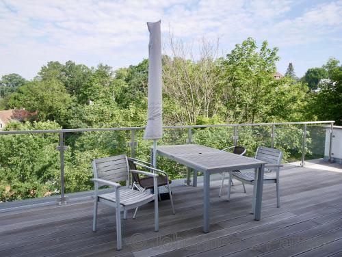 ca. 35 m² große Terrasse nach Westen