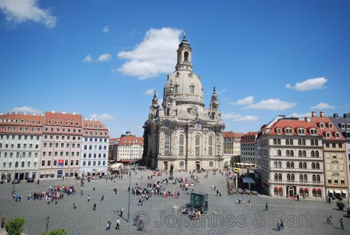 Blick aus einigen Wohnungen direkt auf den Neumarkt