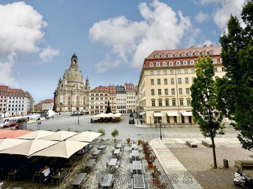 Blick aus einigen Wohnungen direkt auf den Neumarkt