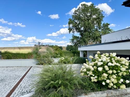 schönes und gepflegtes Grundstück in ruhiger und grüner Lage