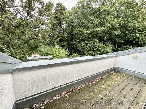 Dachterrasse mit Blick ins Grüne