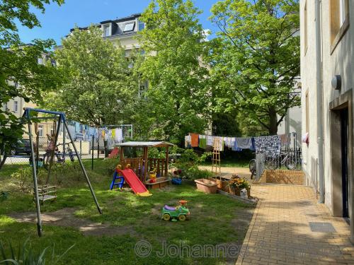 Hof- und Spielplatz