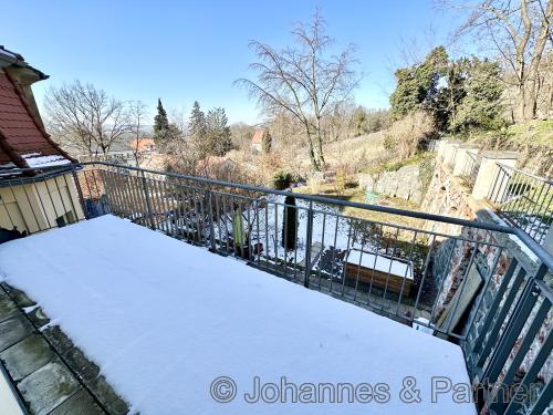 großer Balkon